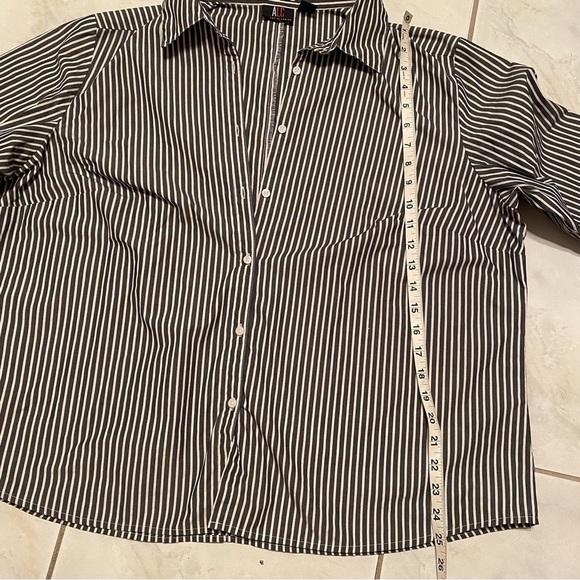 - Women ALC Atlast Classics Gray  and white White Striped Shirt size 1X - Picture 7 of 8